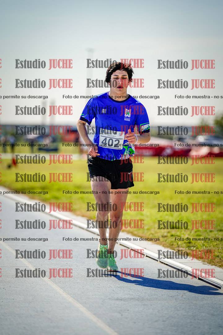 Fotos de los 2000 m con obstáculos de varones