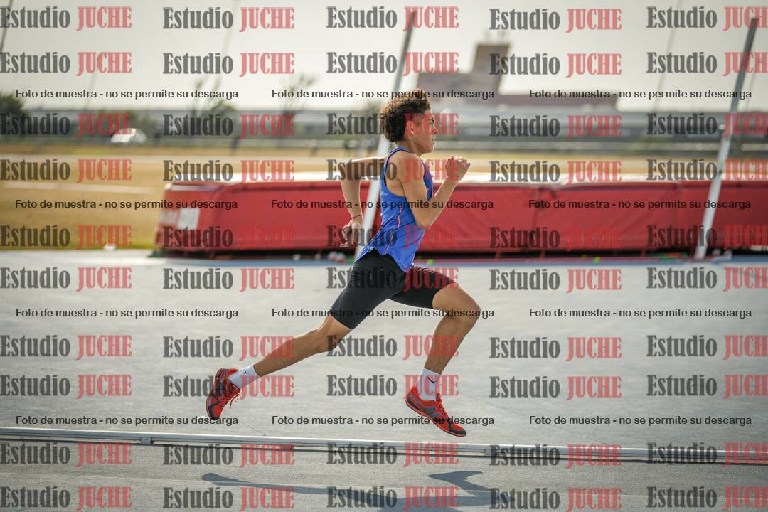 Fotos de los 800 m llanos de varones