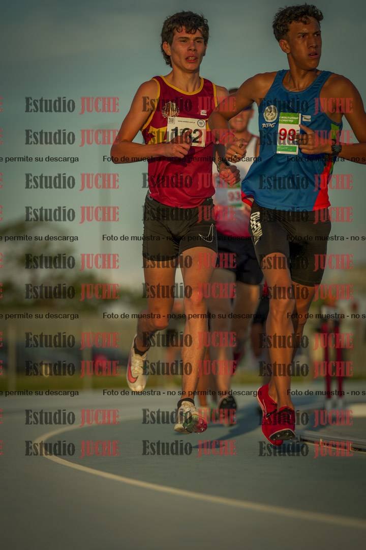Fotos de los 3000 m llanos de varones