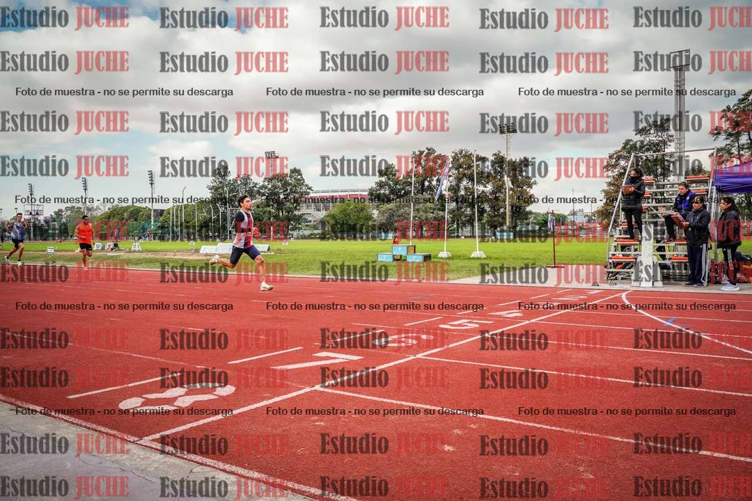Fotos de los 400 m llanos de varones