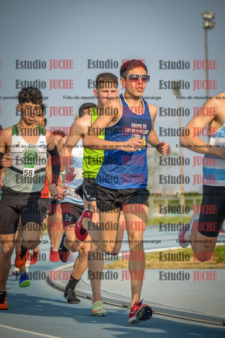 Fotos de los 3000 m llanos de varones