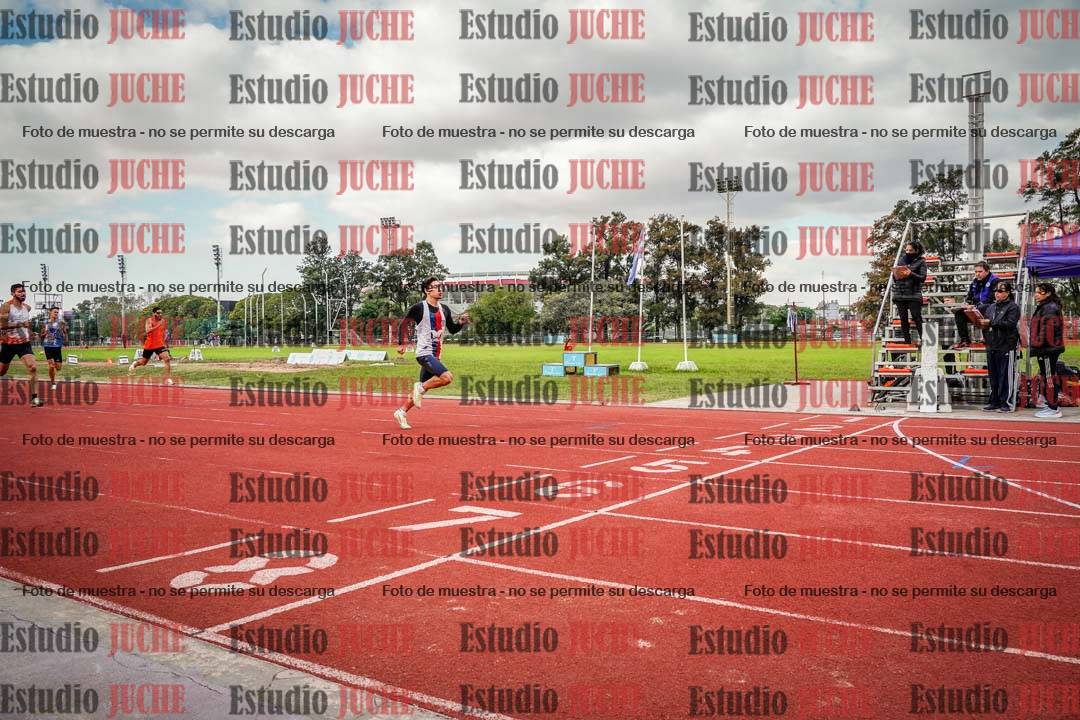 Fotos de los 400 m llanos de varones