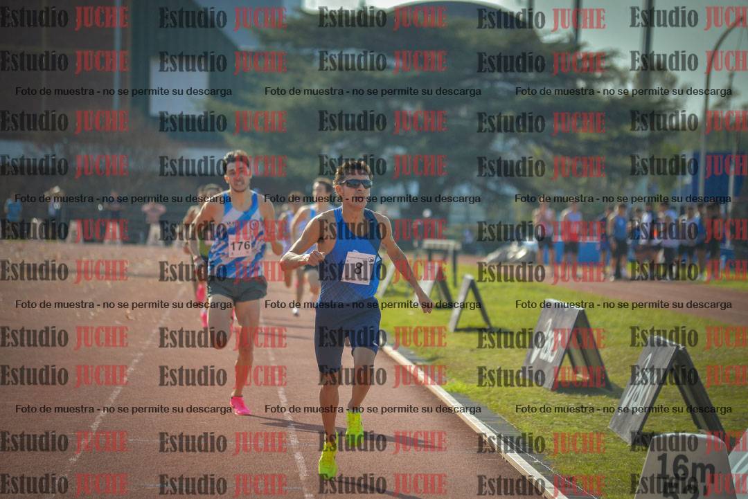 Fotos de los 800 m llanos de varones