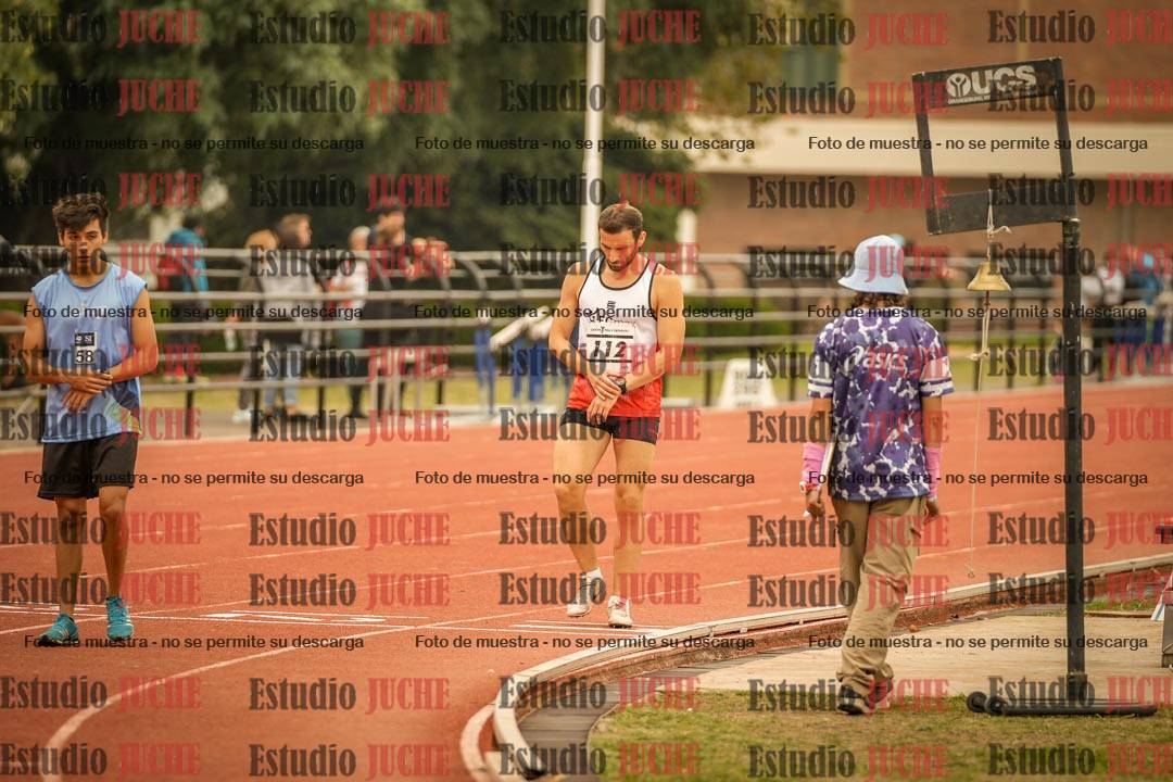 Fotos de los 800 m llanos de varones