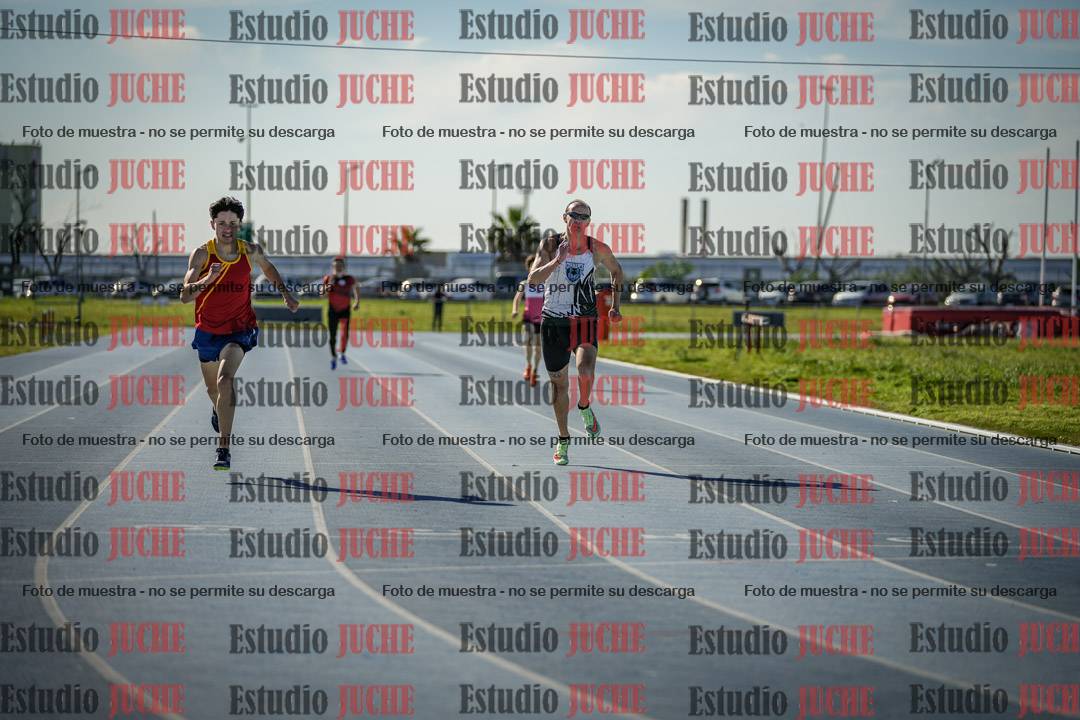Fotos de los 400 m llanos de varones