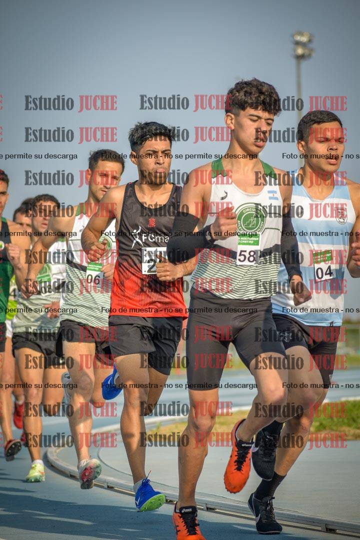 Fotos de los 3000 m llanos de varones