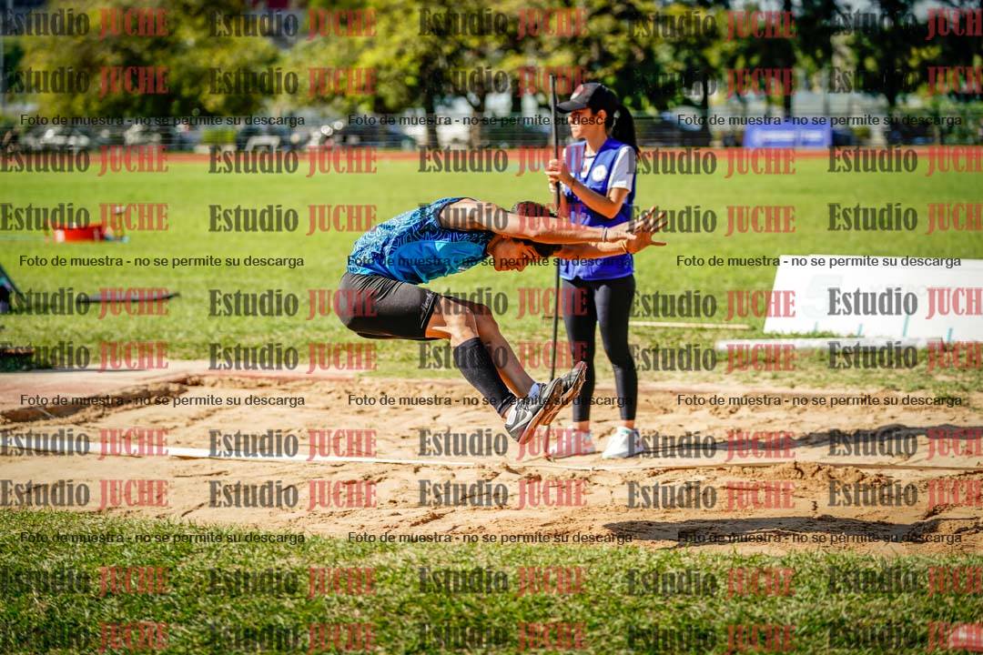 Fotos del salto en largo de varones