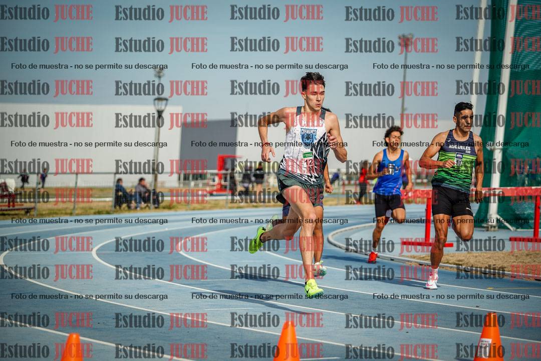 Fotos de los 800 m llanos de varones