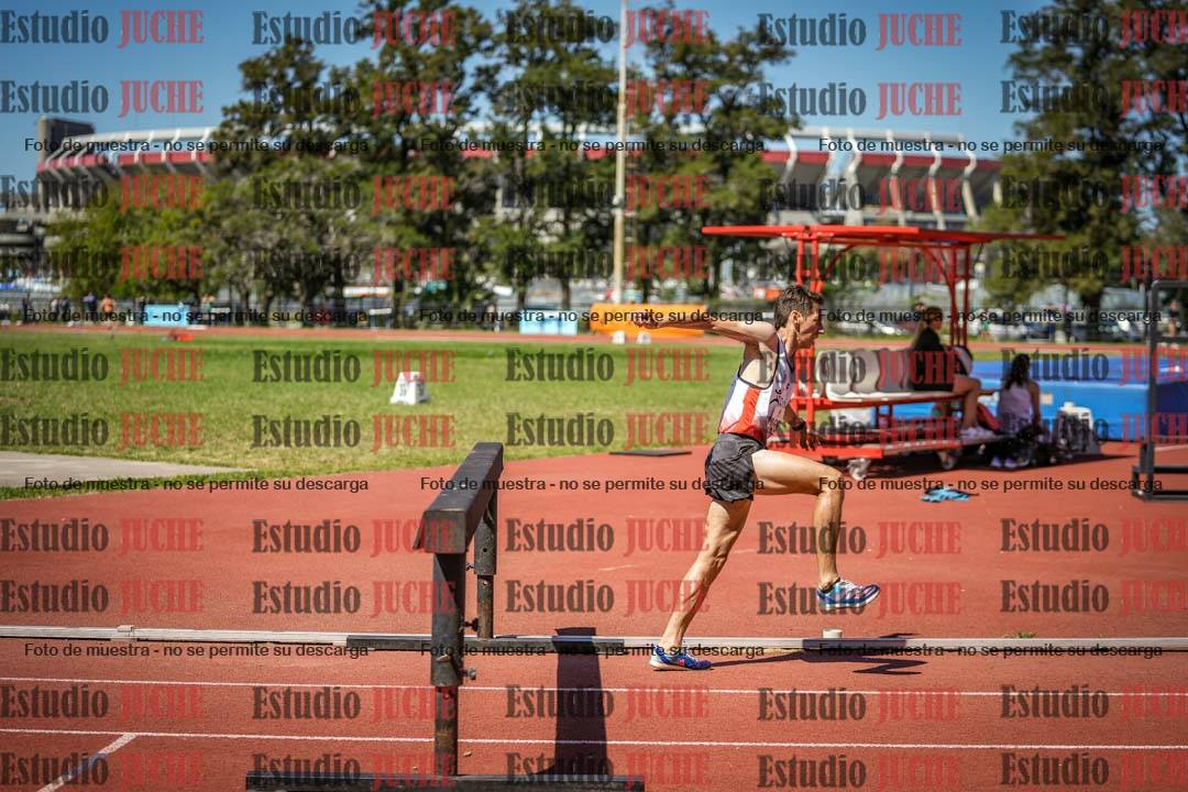 Fotos de los 3000 m con obstáculos de varones
