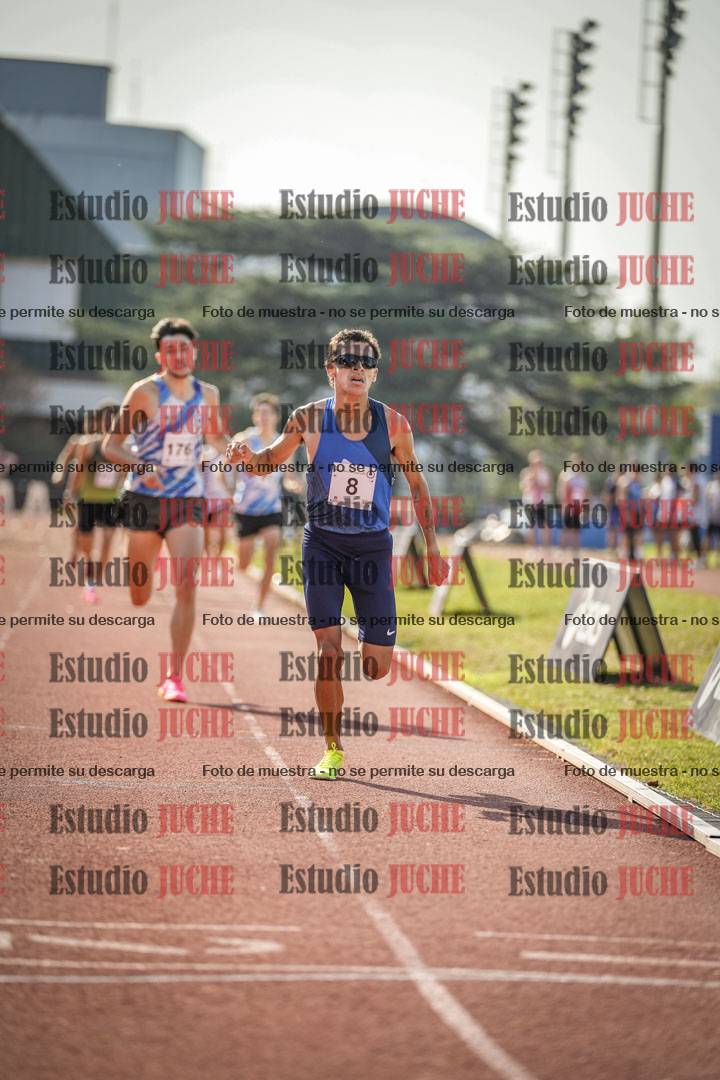 Fotos de los 800 m llanos de varones