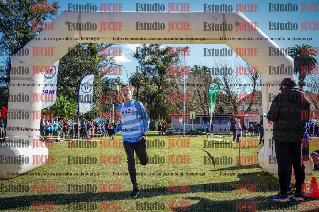 Fotos de la llegada del cross de 2000 m