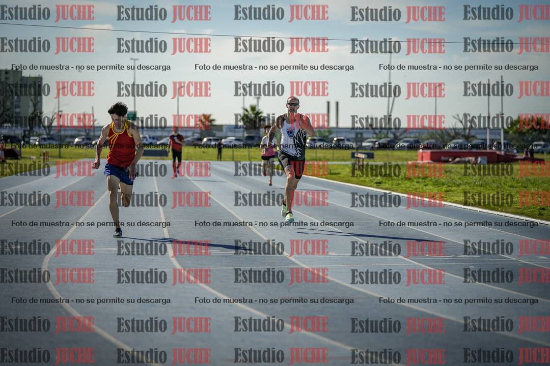 Fotos de los 400 m llanos de varones