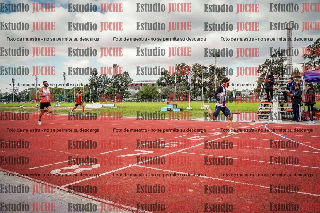 Fotos de los 400 m llanos de varones
