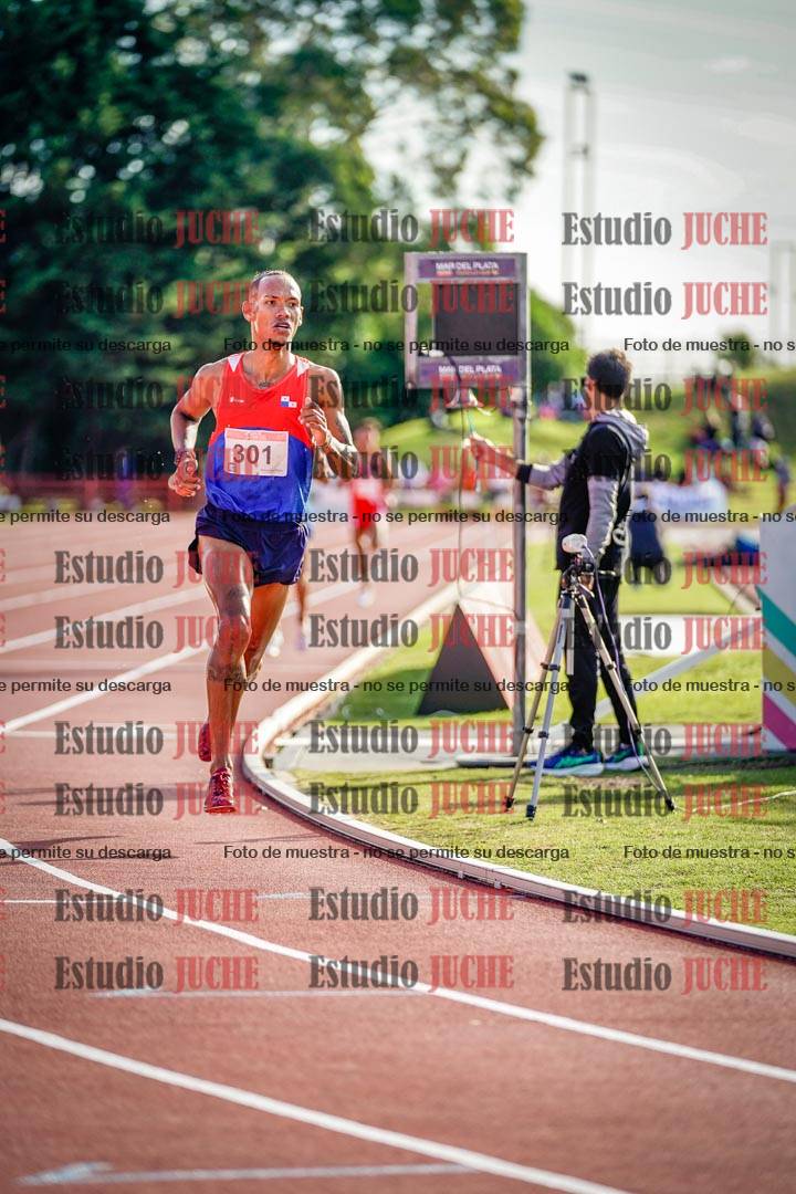 Fotos de los 3000 m con obstáculos de varones