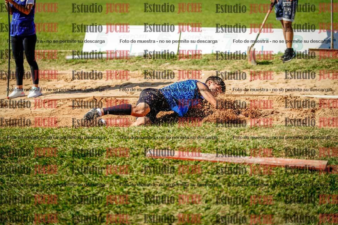 Fotos del salto en largo de varones