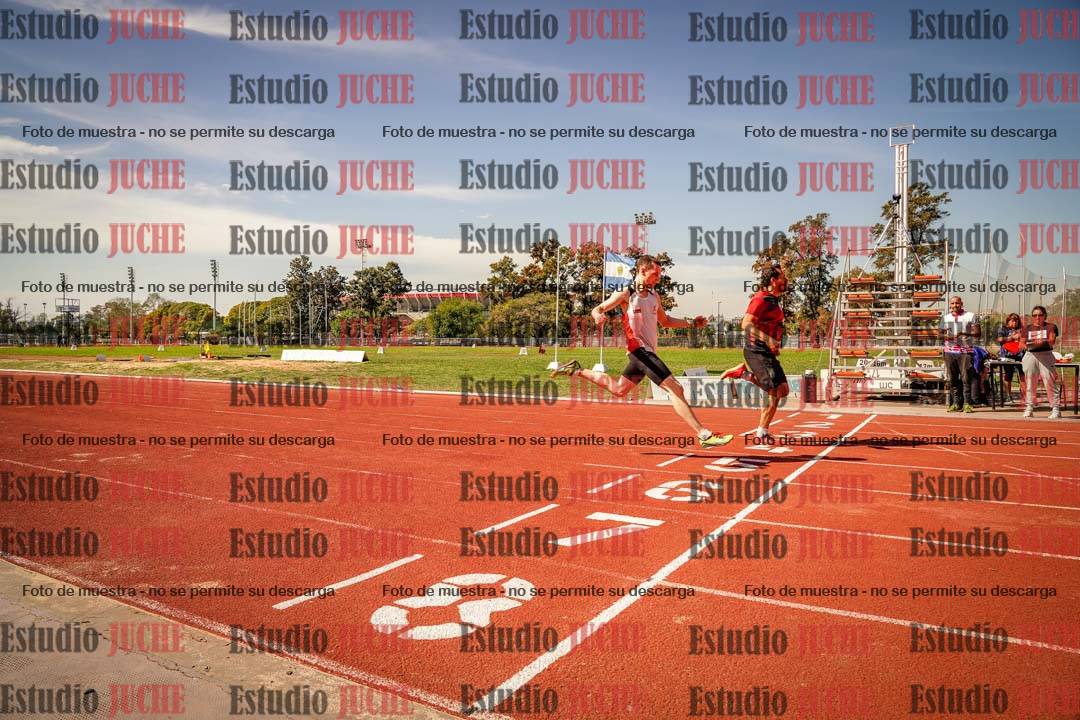 Fotos de los 100 m llanos de varones