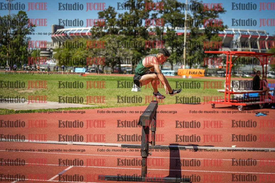 Fotos de los 3000 m con obstáculos de varones