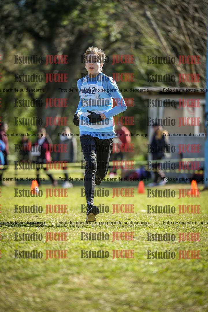 Fotos de la llegada del cross de 2000 m