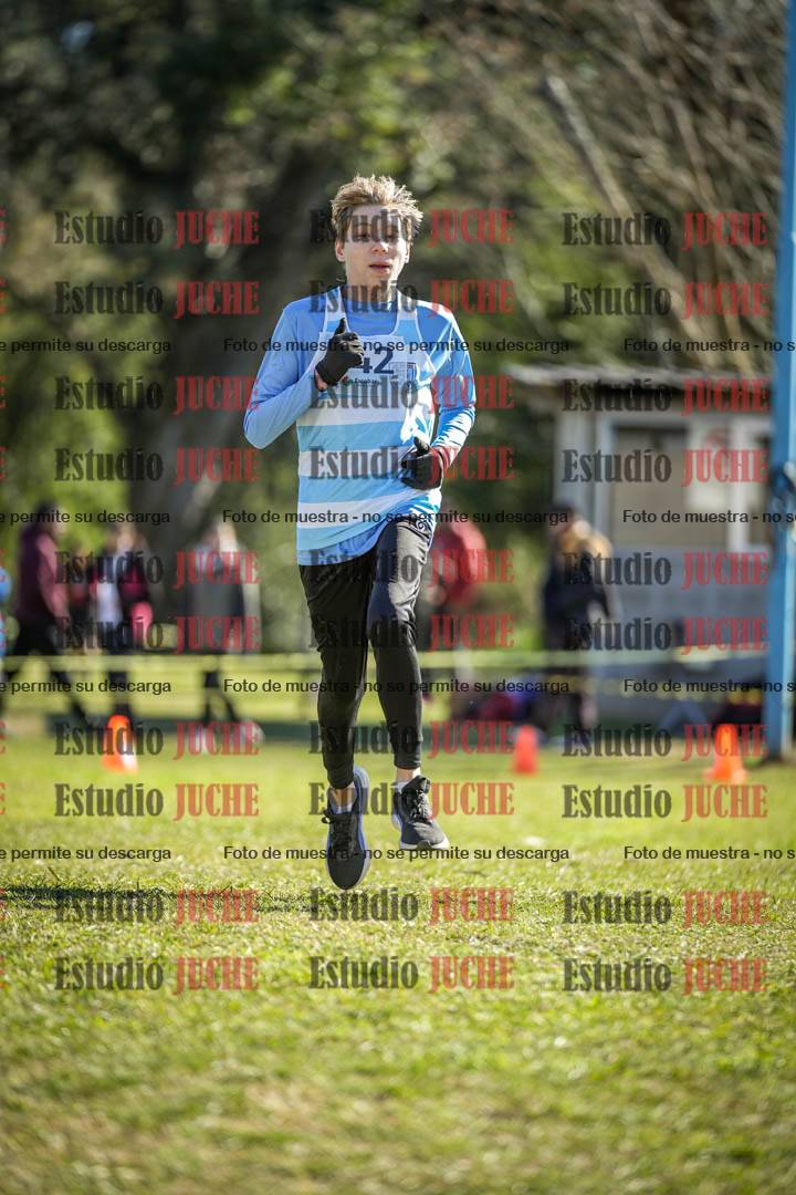 Fotos de la llegada del cross de 2000 m