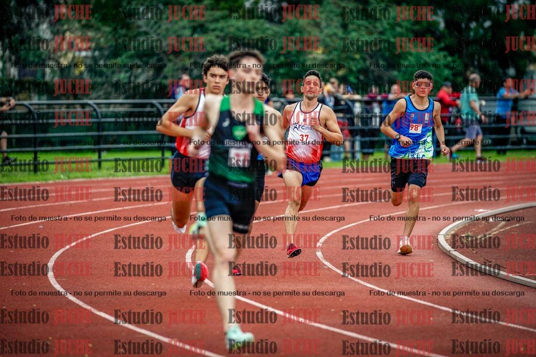 Fotos de los 800 m llanos de varones