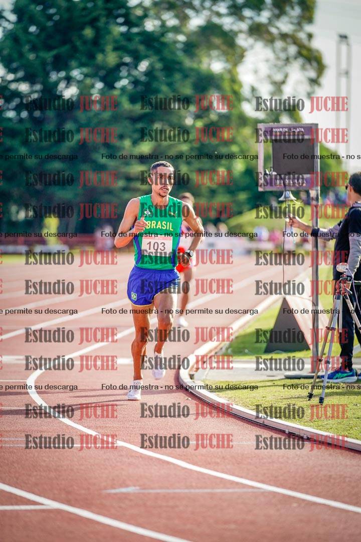 Fotos de los 3000 m con obstáculos de varones