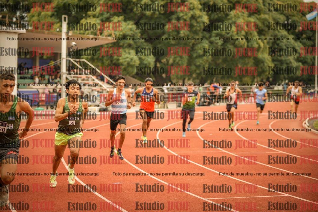 Fotos de los 800 m llanos de varones