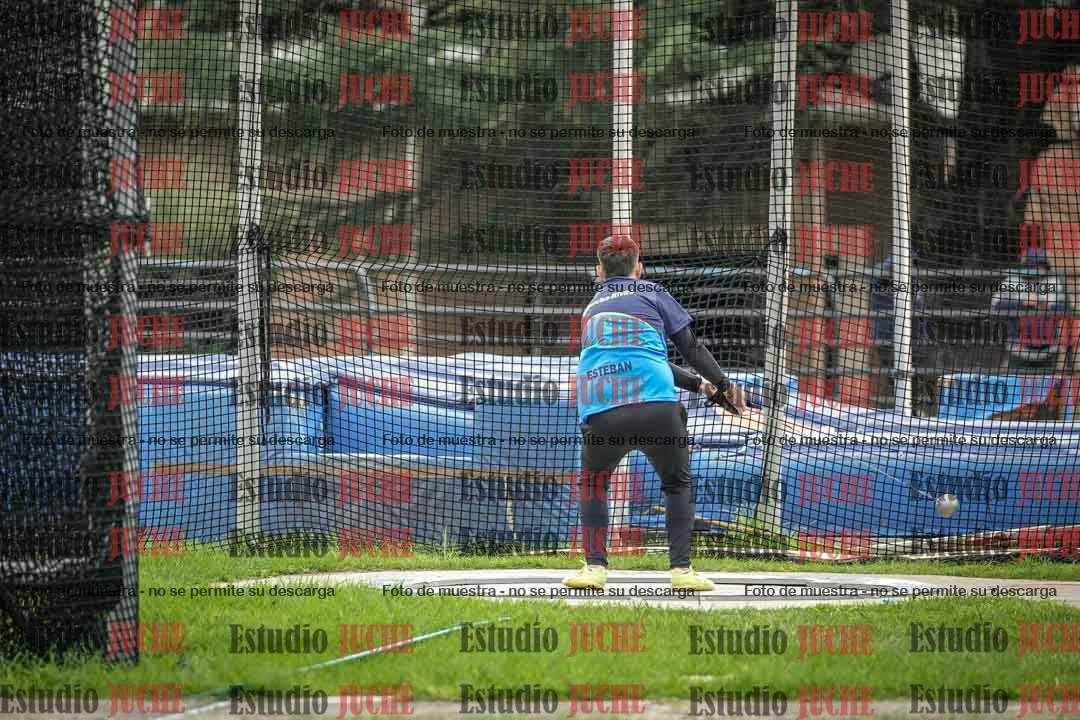 Fotos del lanzamiento de martillo de varones