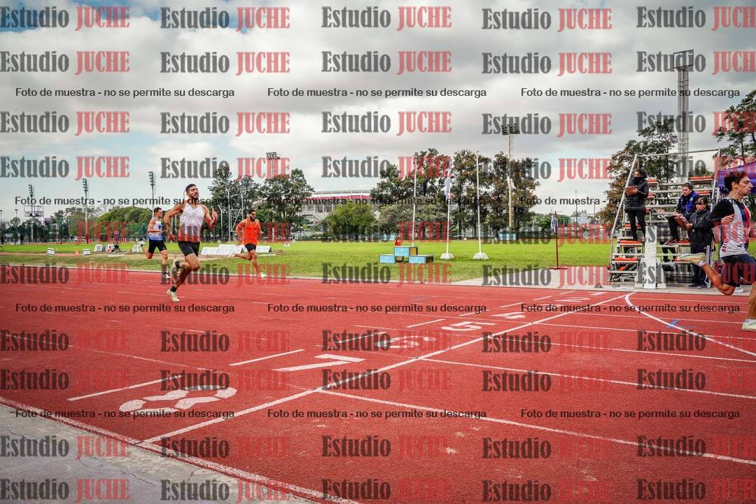 Fotos de los 400 m llanos de varones