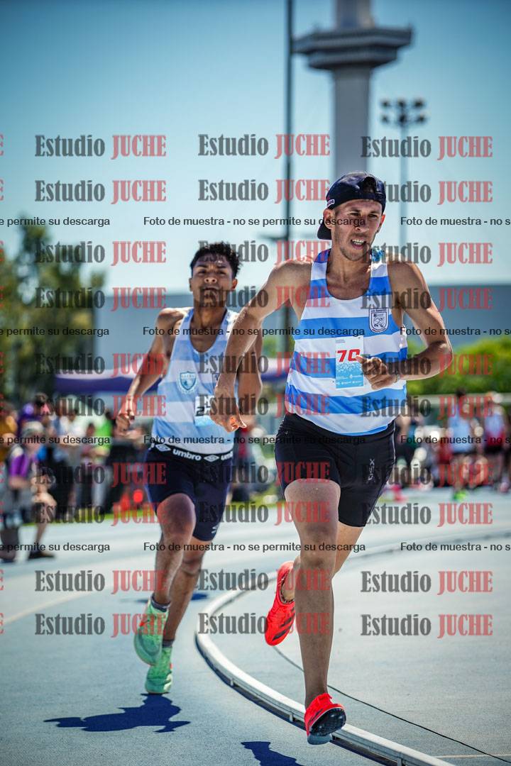 Fotos de los 800 m llanos de varones