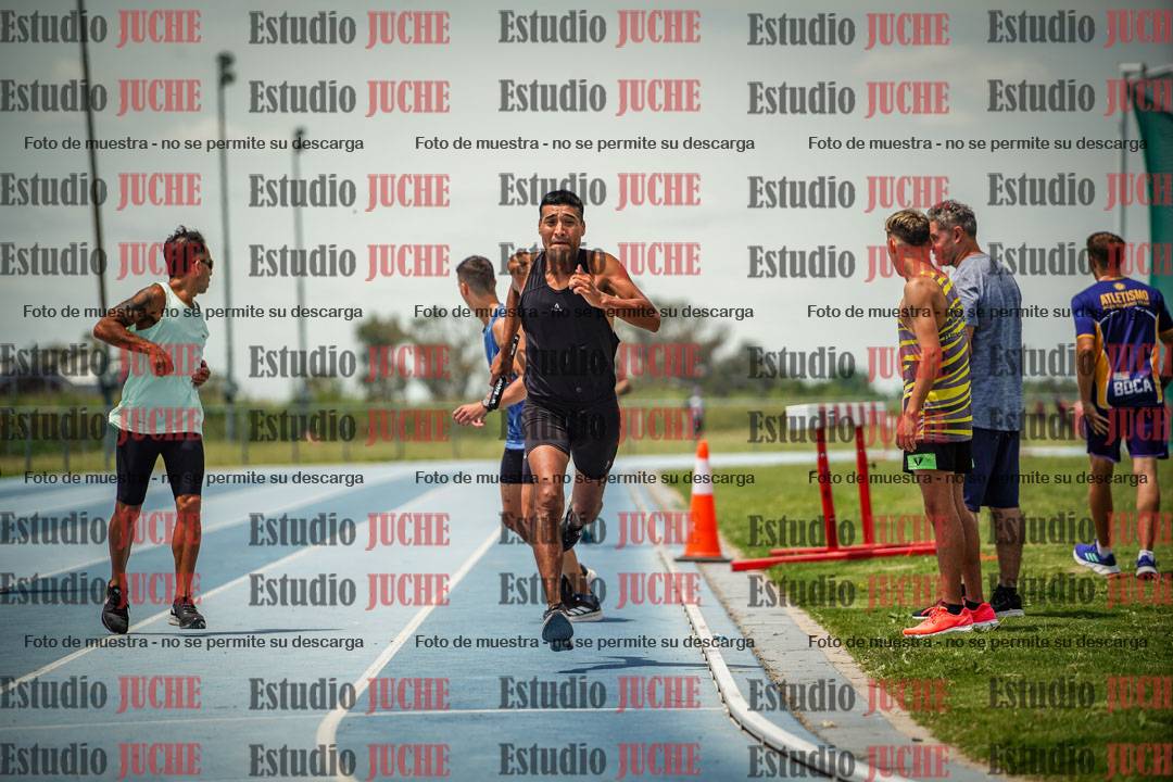Fotos durante el transcurso de los relevos 20' para running teams - serie 2