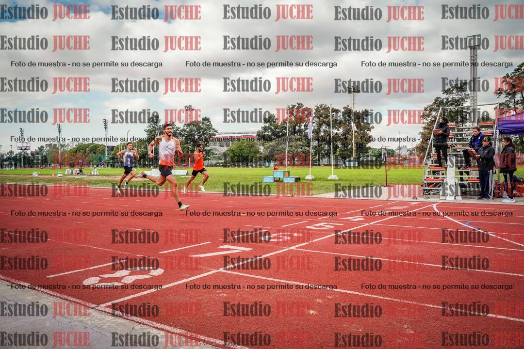 Fotos de los 400 m llanos de varones
