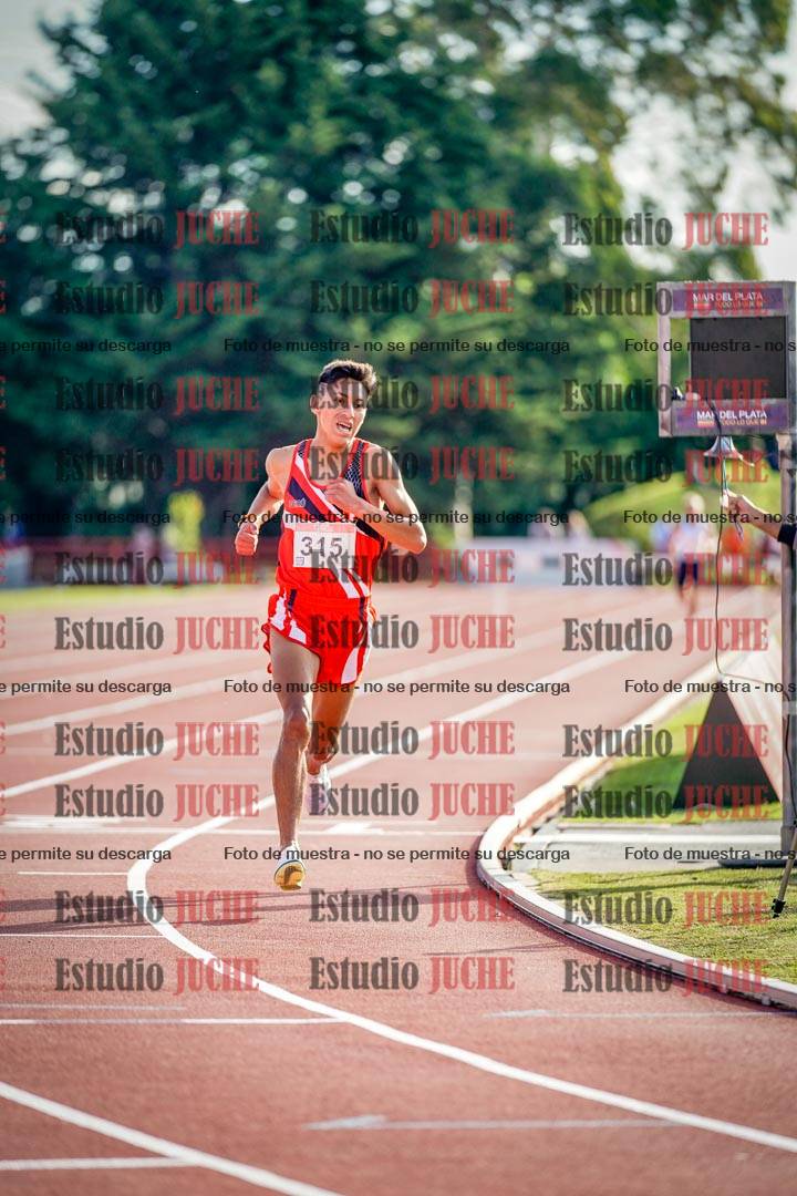 Fotos de los 3000 m con obstáculos de varones