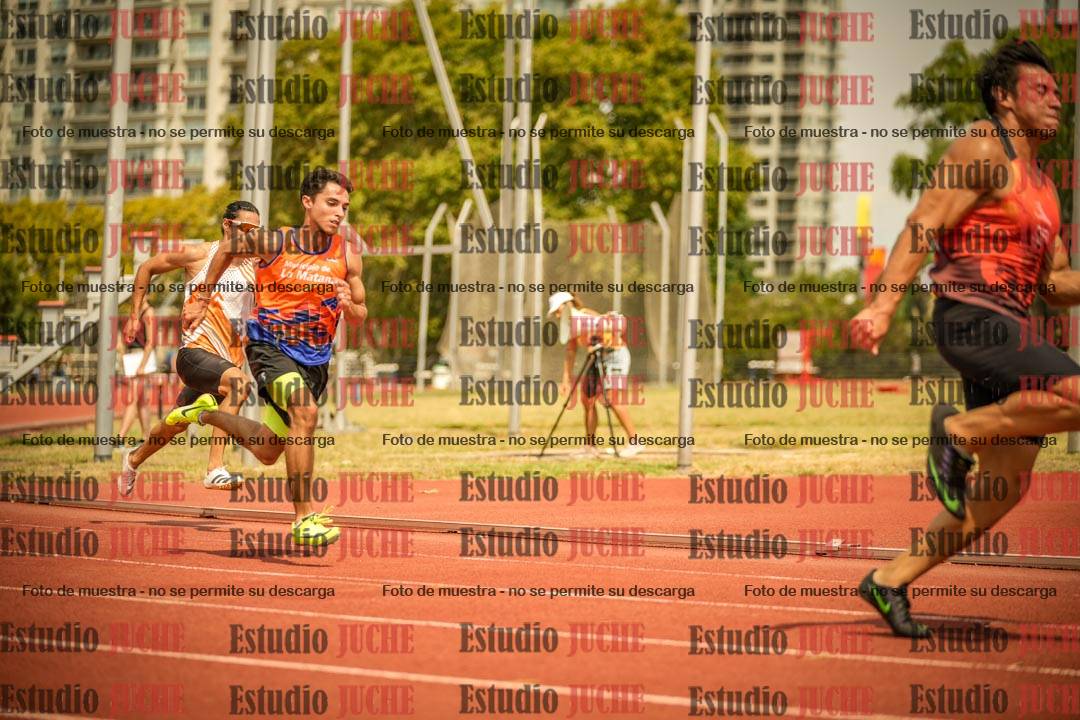 Fotos de los 200 m llanos de varones