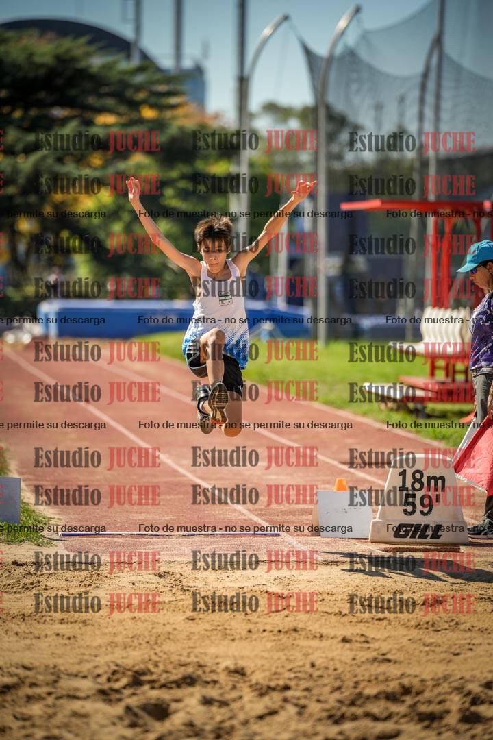 Fotos del salto en largo de varones - incluye U16