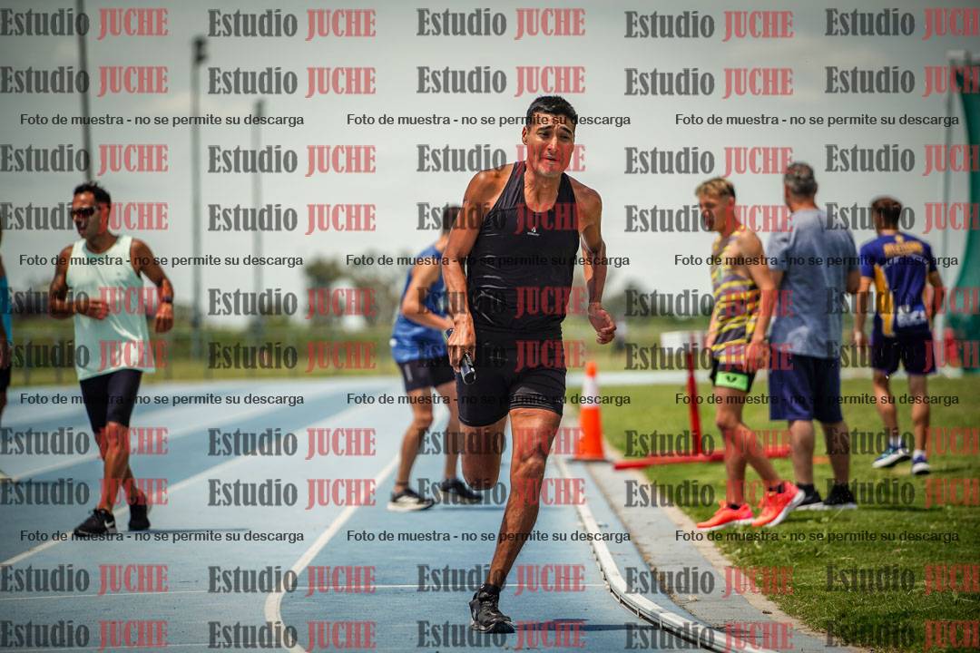 Fotos durante el transcurso de los relevos 20' para running teams - serie 2