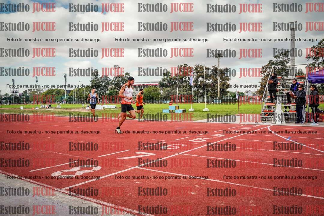 Fotos de los 400 m llanos de varones