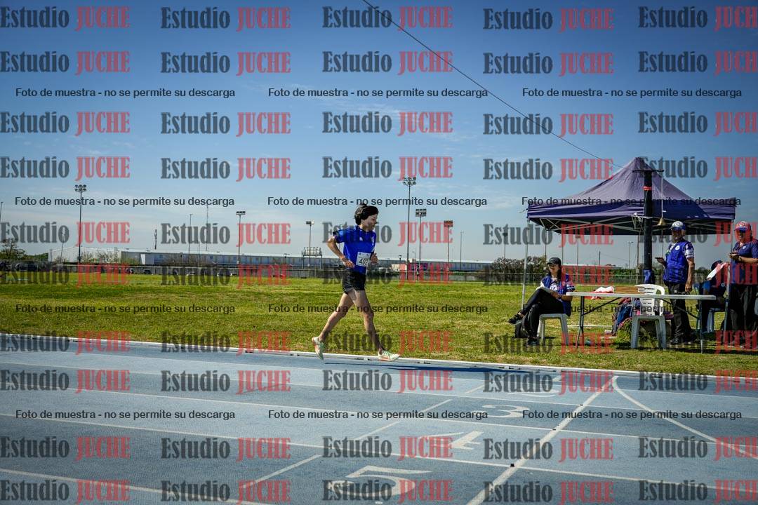 Fotos de los 2000 m con obstáculos de varones