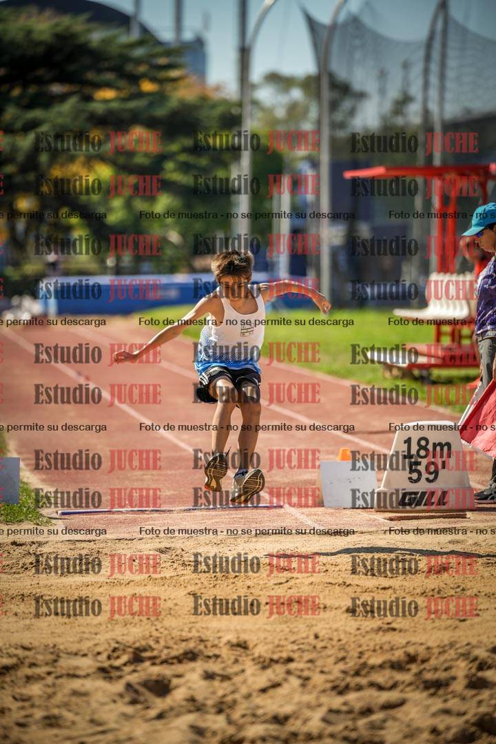 Fotos del salto en largo de varones - incluye U16