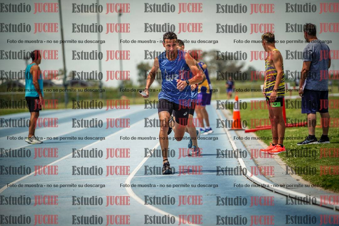 Fotos durante el transcurso de los relevos 20' para running teams - serie 2