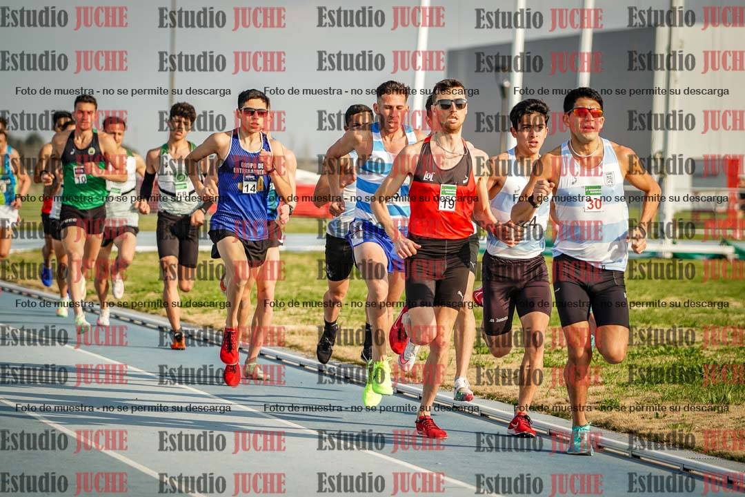 Fotos de los 3000 m llanos de varones
