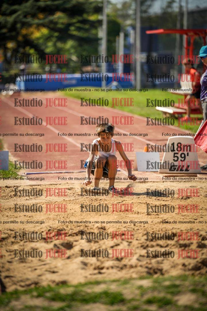 Fotos del salto en largo de varones - incluye U16