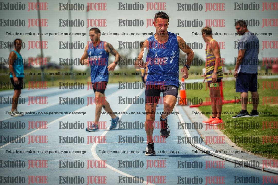 Fotos durante el transcurso de los relevos 20' para running teams - serie 2