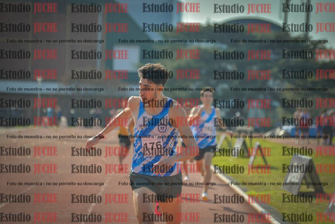 Fotos de los 800 m llanos de varones