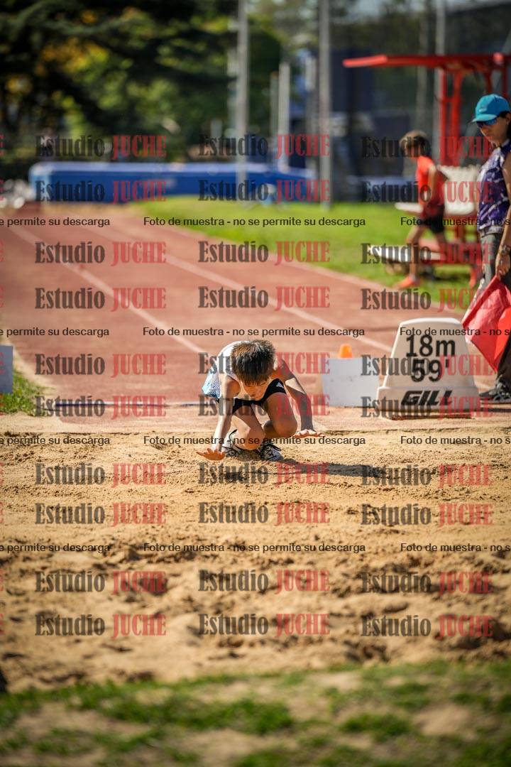 Fotos del salto en largo de varones - incluye U16