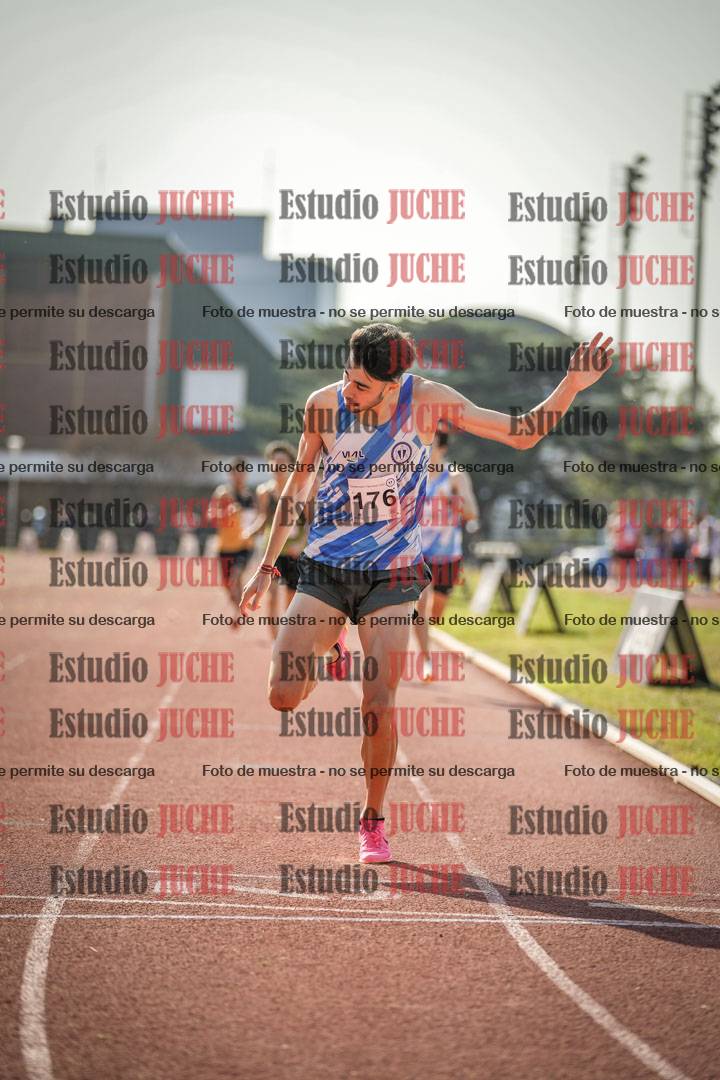 Fotos de los 800 m llanos de varones