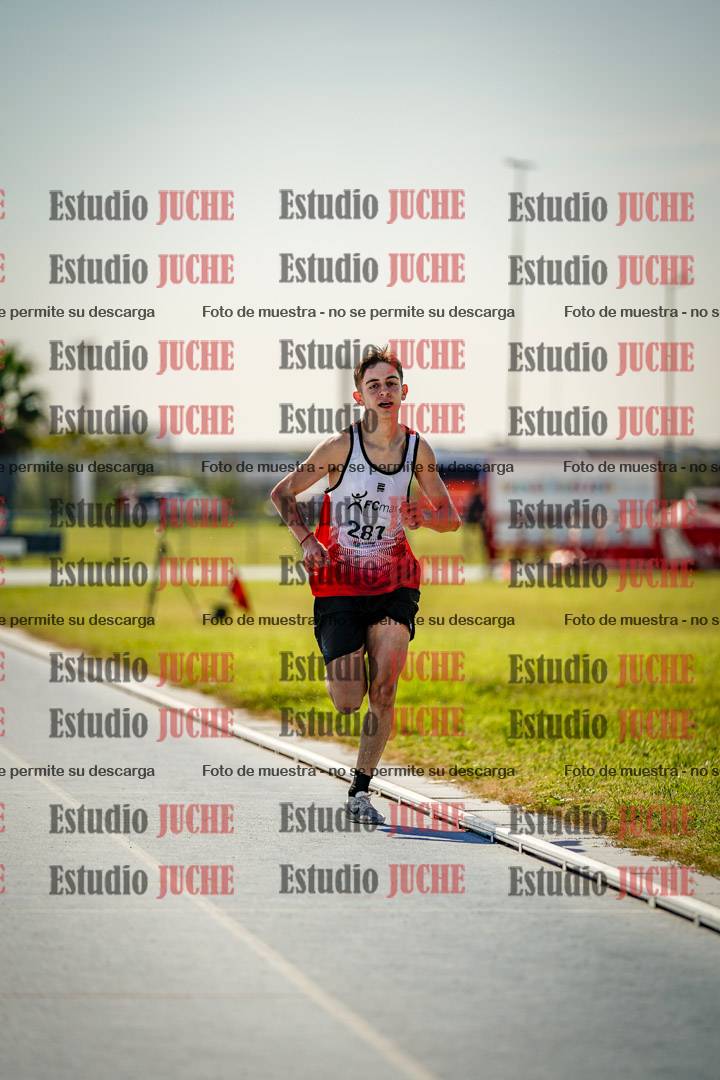 Fotos de los 2000 m con obstáculos de varones