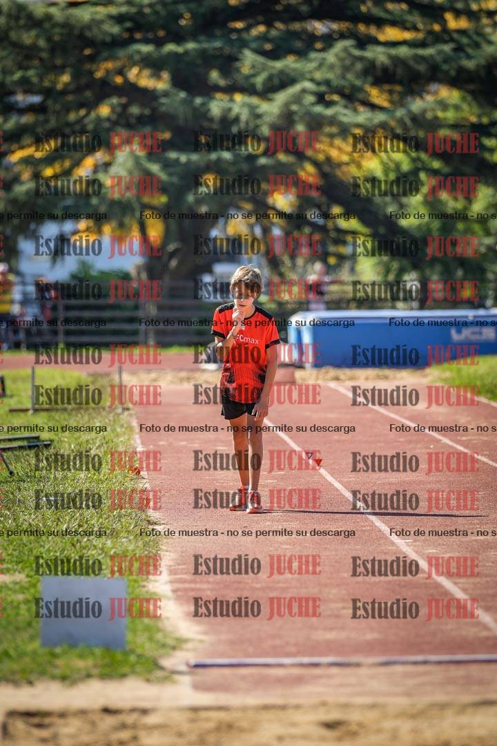 Fotos del salto en largo de varones - incluye U16