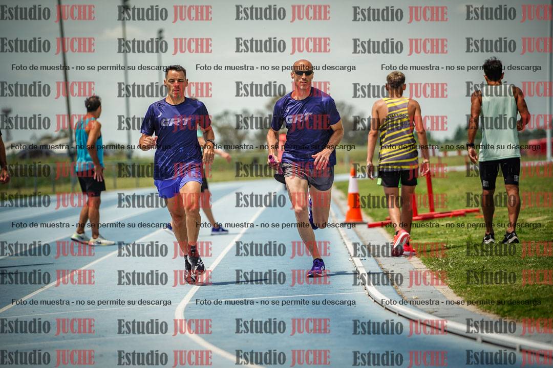 Fotos durante el transcurso de los relevos 20' para running teams - serie 2