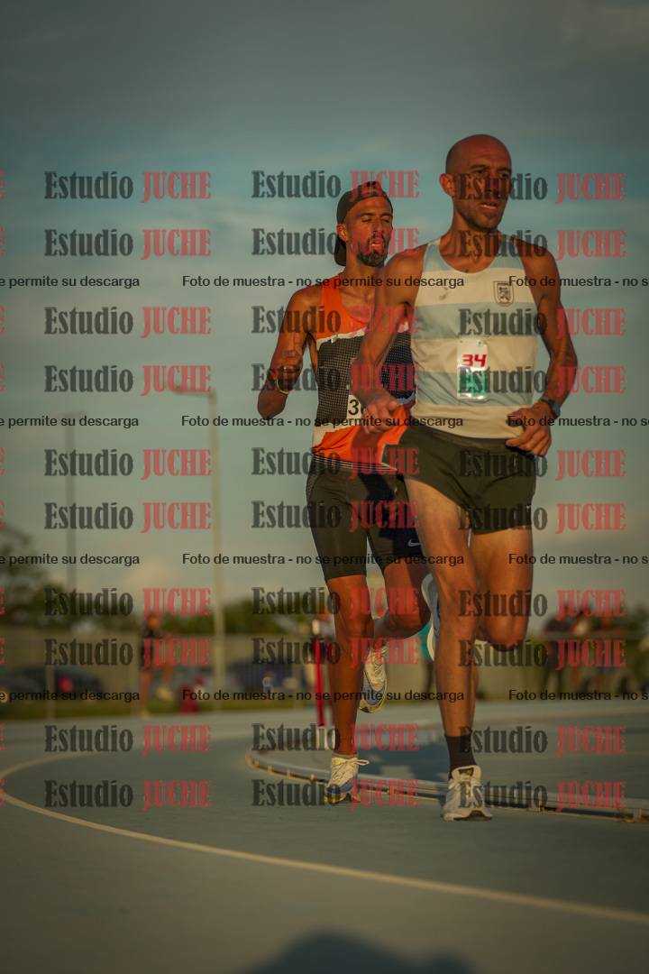 Fotos de los 3000 m llanos de varones