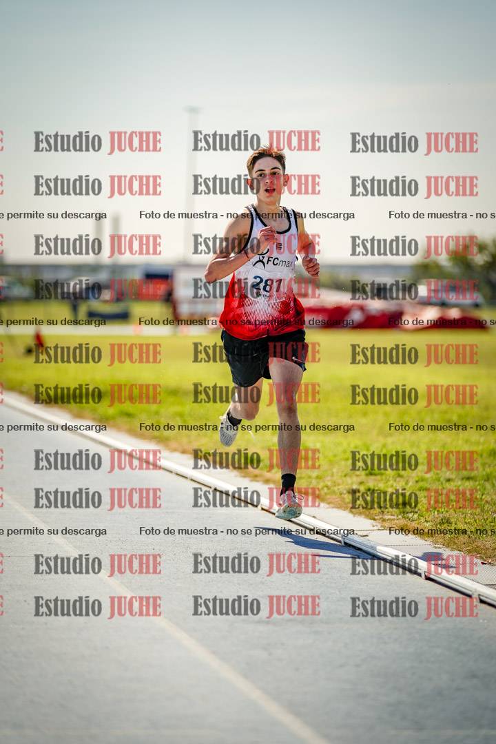 Fotos de los 2000 m con obstáculos de varones